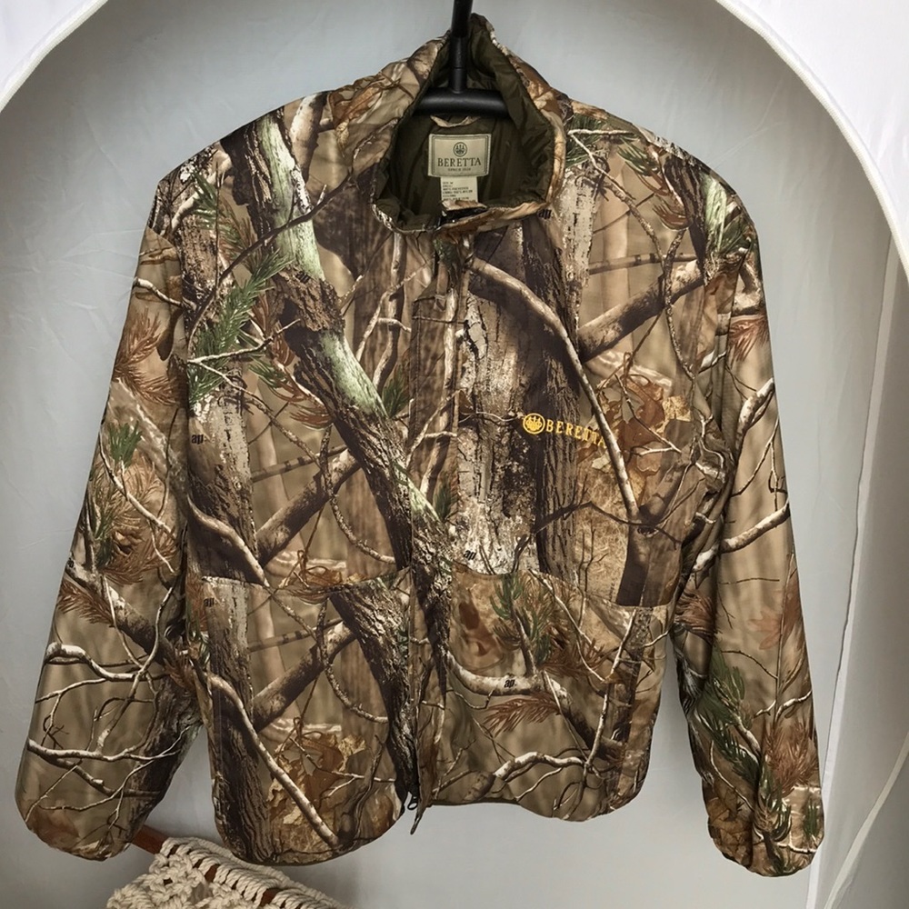 Beretta hunting jacket.  Bomber style with mandarin collar.